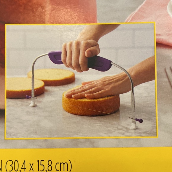 Brand new in box, Wilton cake, leveler - Picture 3 of 5